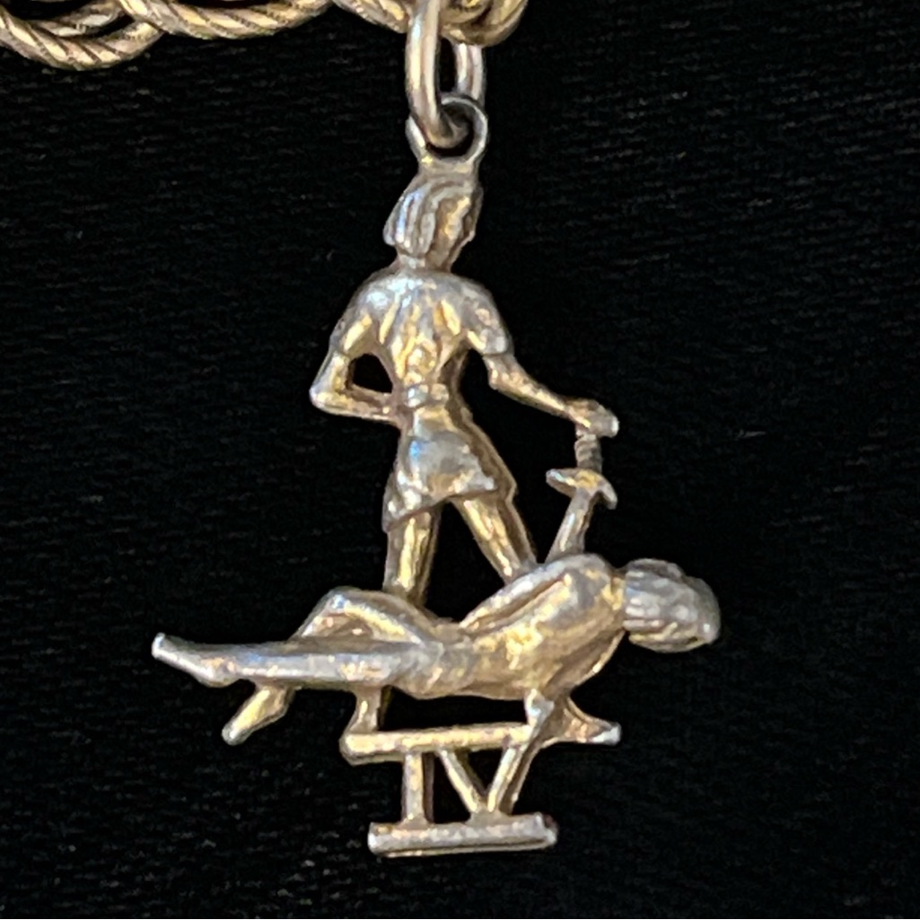 Vintage Coro Charm Bracelet With Ten Different Charms Pre Loved — image 7 of 8